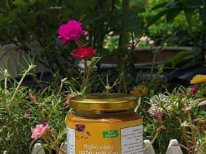 Nghệ vàng ngâm mật ong - Yellow turmeric infused honey